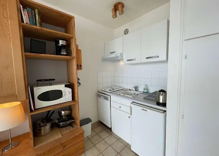 A St-jean-de-monts, Avec Parking, Balcon Et Vue - Fr-1-224c-201